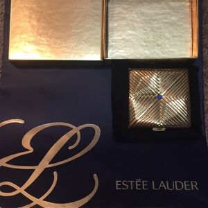 “Estée Lauder” limited edition pressed lux powder